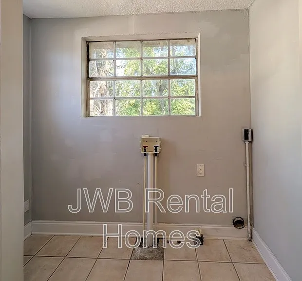 421 Golfair Blvd — Photo 13