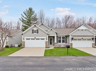 16991 Pickett Ln, Nunica, MI 49448