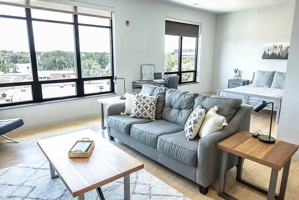 Studio, 770 sqft, $1,399 — Photo 2
