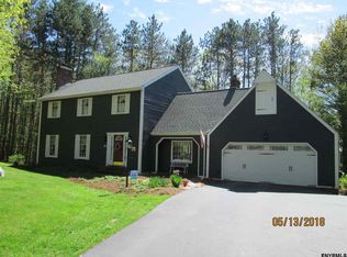 17 Heather Ridge Rd, Averill Park, NY 12018