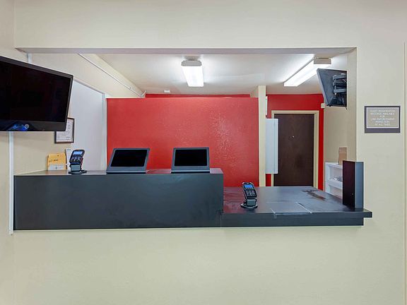 Lobby and Guest Check-in