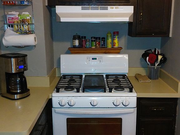 4th image of 6615 Laverne Ave