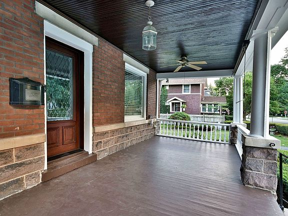 5th image of 417 N Spring Ave