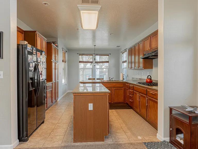 1739 W Castoro Way — Photo 14
