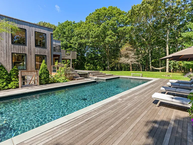11 Woodhollow Dr — Photo 2