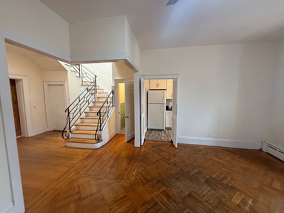 2nd image of 1712 Beacon St #2B