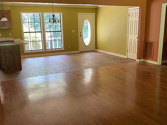 Open concept dining area 