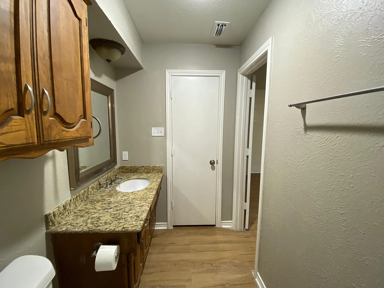 3 bed, 1740 sqft, $2,400 — Photo 4