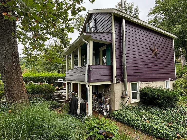 16 Middle Valley Rd — Photo 2