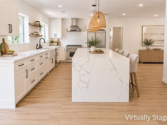 3rd image of 16633 Oak View Dr