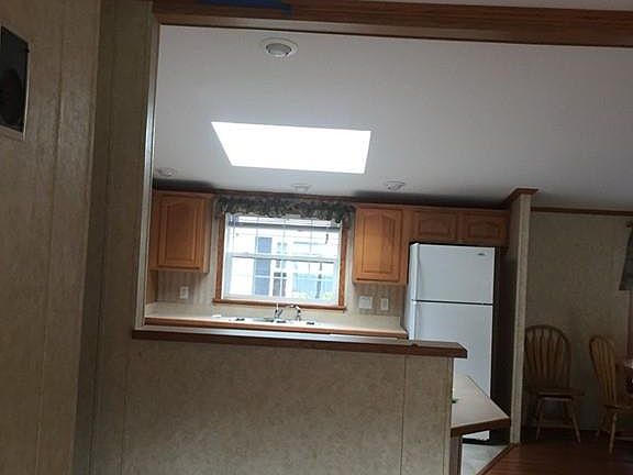 4th image of 28 Holiday Rd