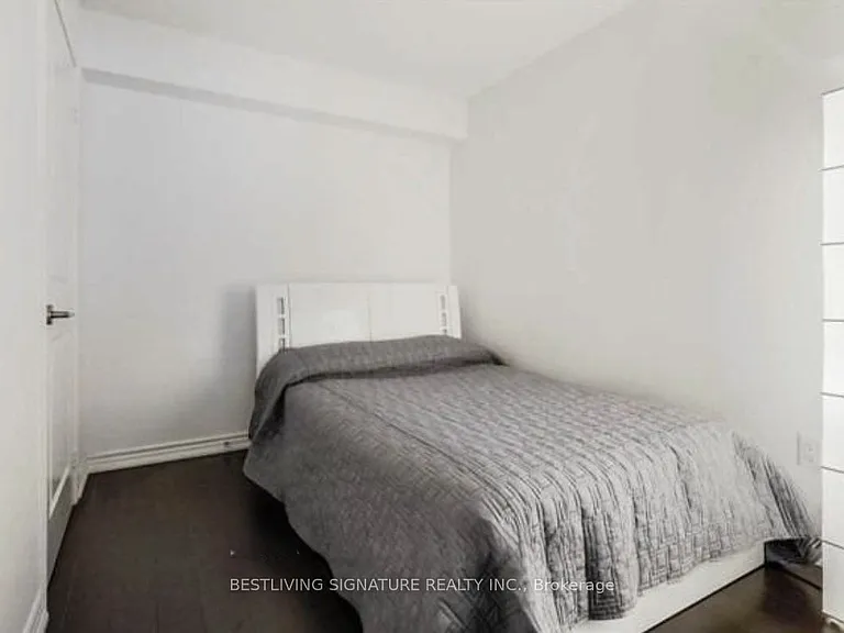 386 Yonge St #1409 — Photo 10
