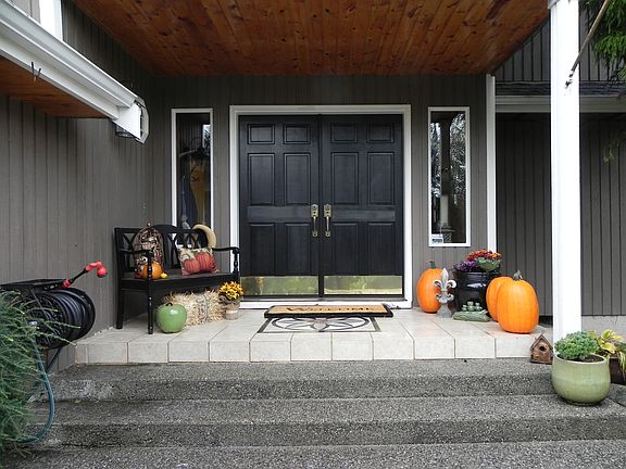 4th image of 3728 71st Ave NE
