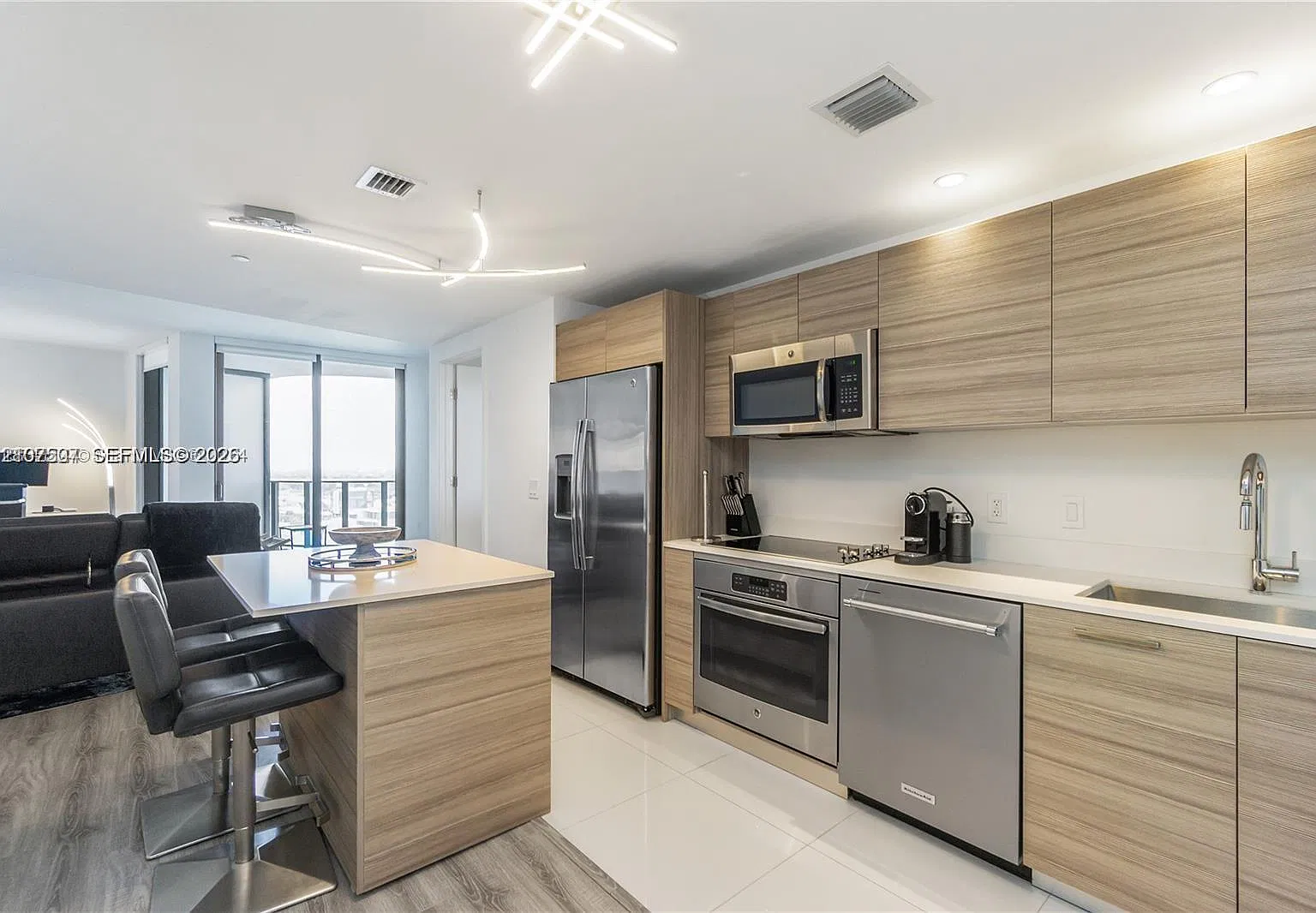3401 Midtown Condo — Photo 3