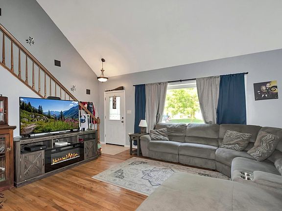 2nd image of 816 Addleman St
