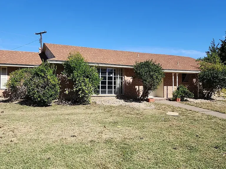 621 Tarryall Dr — Photo 2