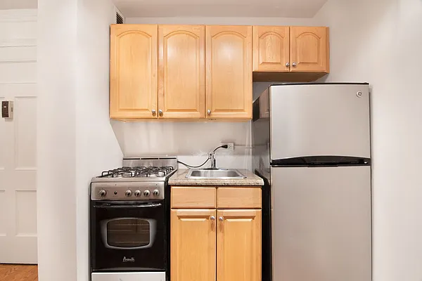 Rented by WAM Partners - William Moses Co. | media 54