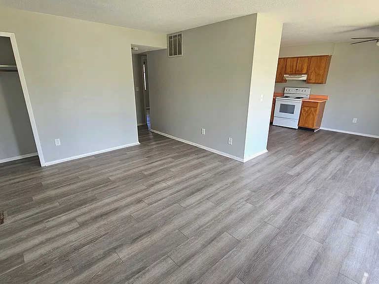 364 Gatewood Rd — Photo 9