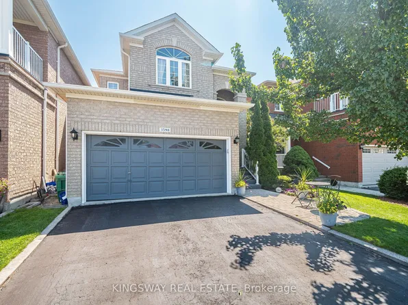 3598 Fountain Park Ave, Mississauga, ON L5M 7G1