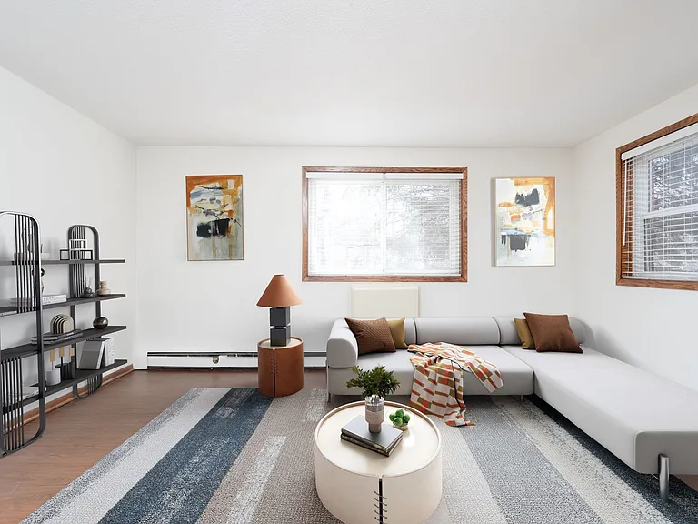 Highcroft Manor Apartments Located in Wayzata, MN — Photo 14