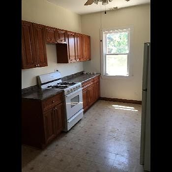 1st image of 3046 N Francisco Ave