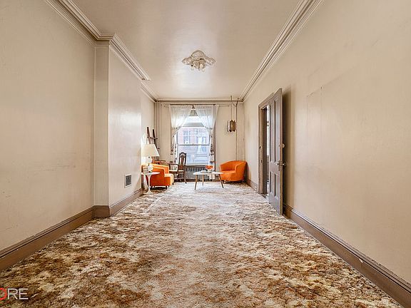 3rd image of 323 Carroll St #2