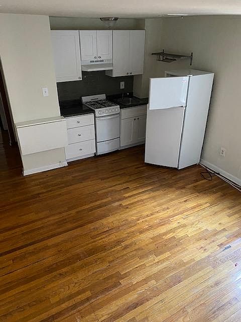1st image of 1426 Lombard St APT 3C