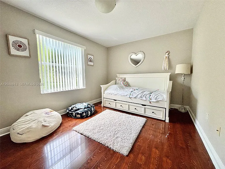9109 Dupont Pl — Photo 23
