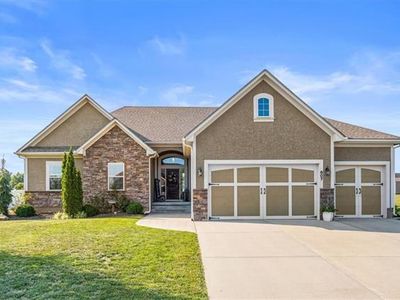 807 Buckeye Ln, Pleasant Hill, MO, 64080