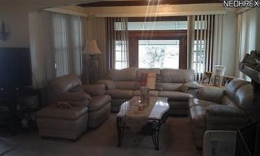 3rd image of 3267 W 126th St