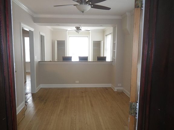 2nd image of 5031 N Oakley Ave #1