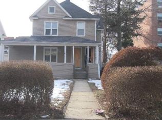 27 Wallace St, Freeport, NY 11520