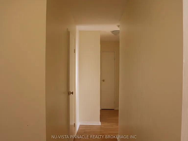 1600 Adelaide St N #704 — Photo 11