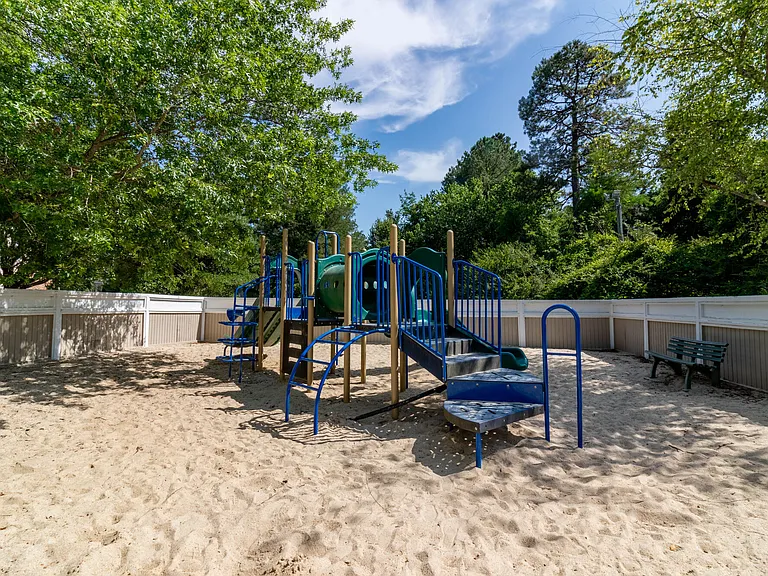 Tamarack on the Lake Apartments — Photo 14