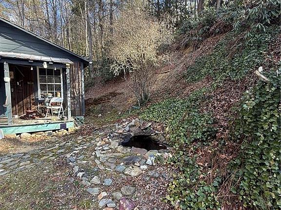 2nd image of 2378 Mount Zion Rd