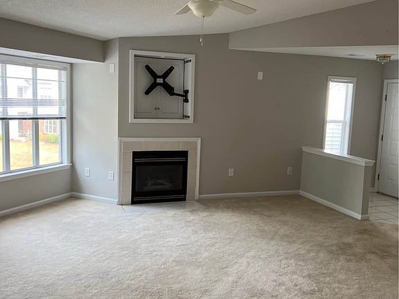 4th image of 4132 Breezewood Dr