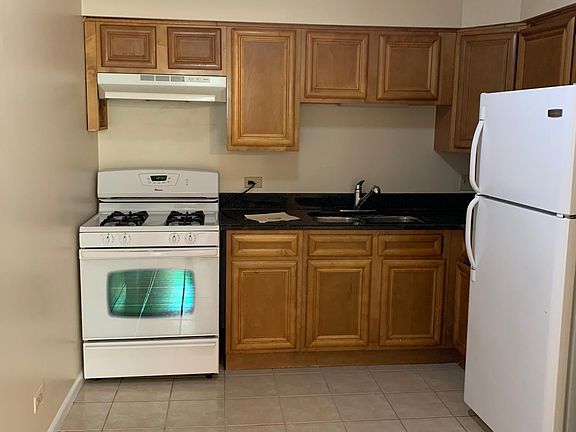 3rd image of 344 Grove Ave #105
