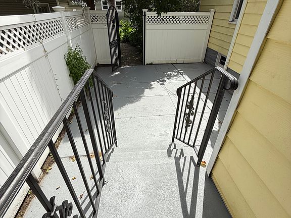 5th image of 2542 Central Ave #2