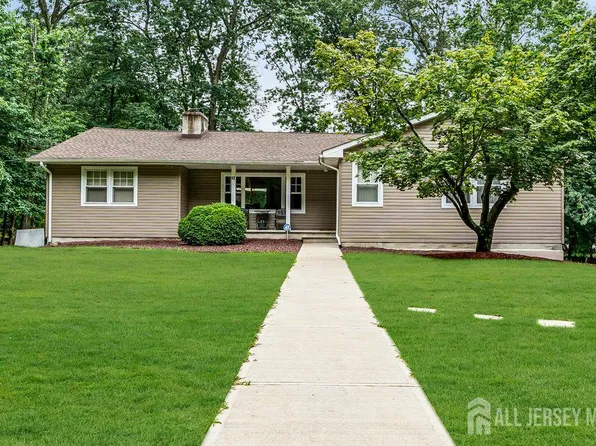 13 Hawkins Rd, Morganville, NJ 07751