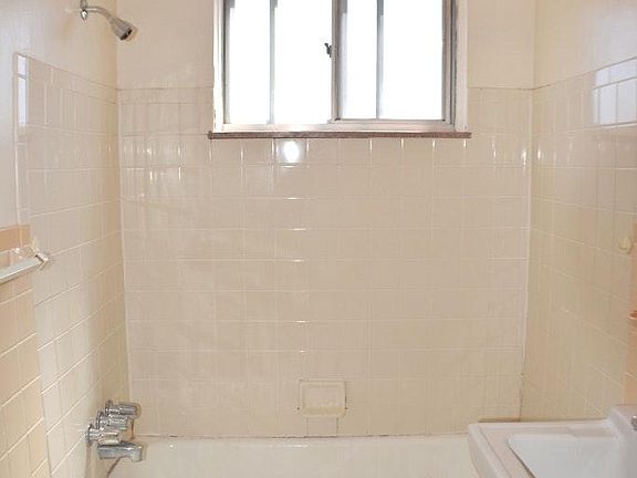 4th image of 15031 Madison Ave APT 4