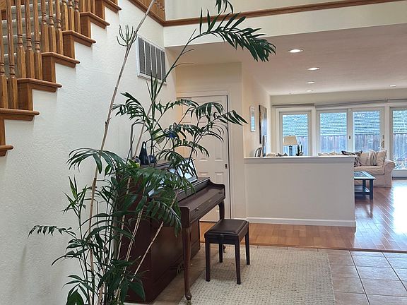 4th image of 1218 Belknap Ct