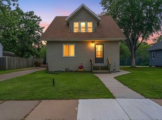 111 10th St, Clintonville, WI 54929