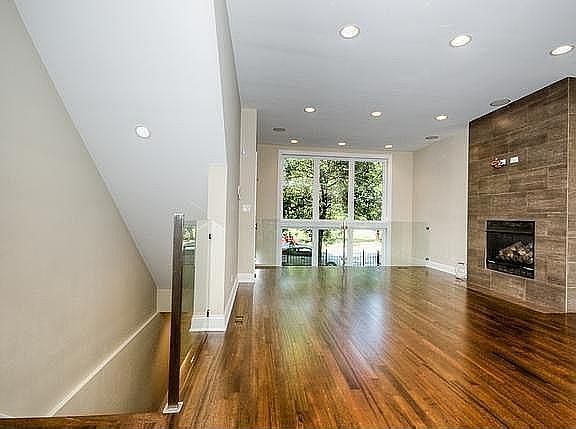 4th image of 3023 N Damen Ave #2