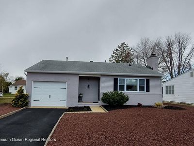 10 Bolingbroke Dr, Toms River, NJ, 08757