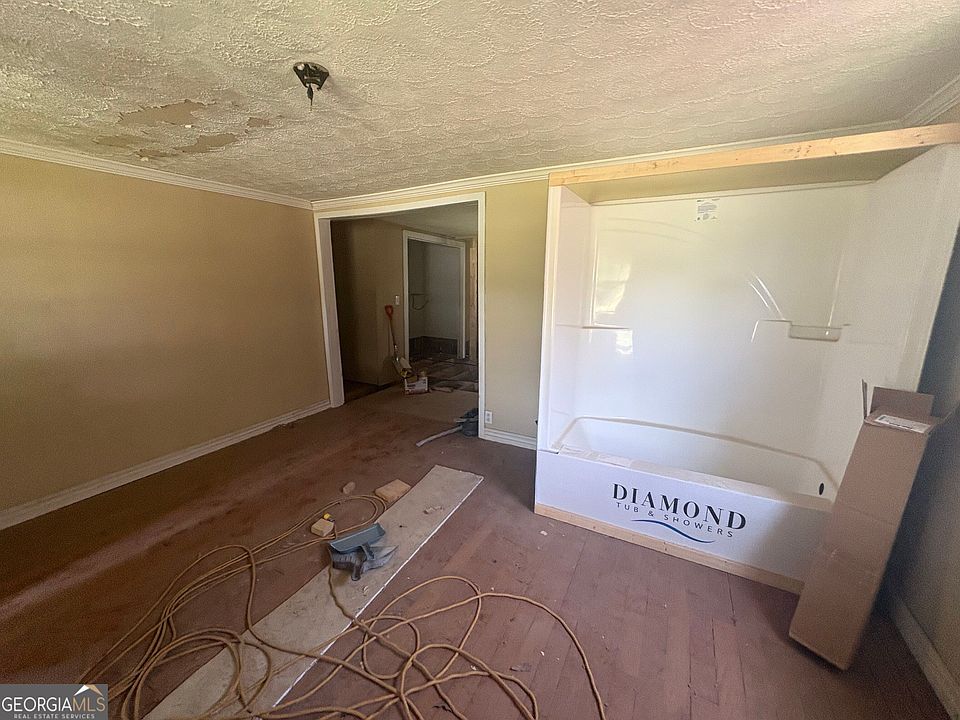 2nd image of 151 N 7th St