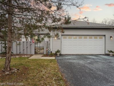 2928 W Telluride Dr, Brighton, MI, 48114