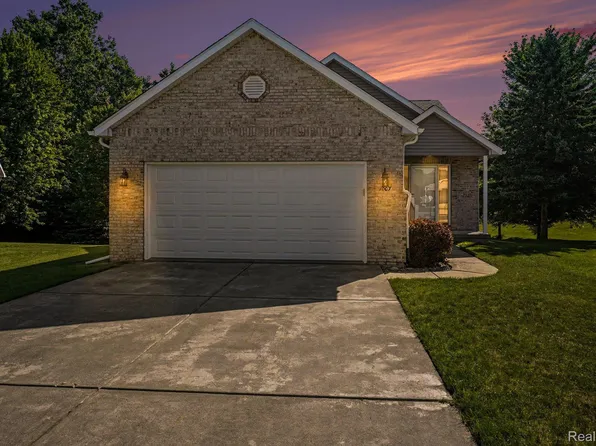 1007 Foxglove Ln, Davison, MI 48423