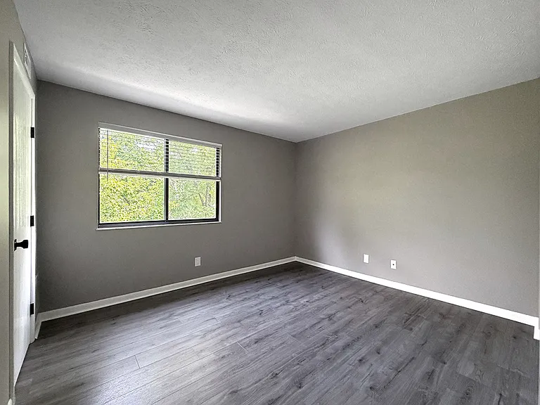52 Woodland Hills Dr #10 — Photo 17
