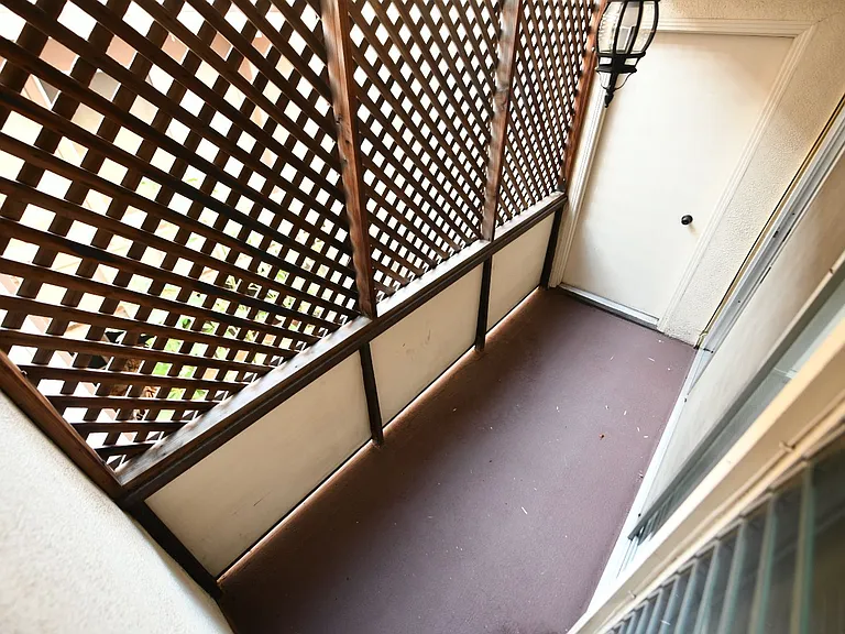 5401 Broadway Ter — Photo 32