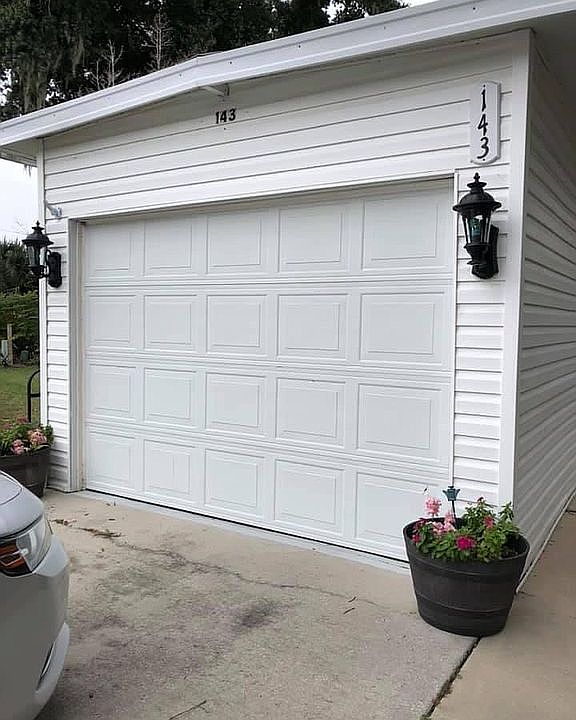1st image of 143 N Lake Dr